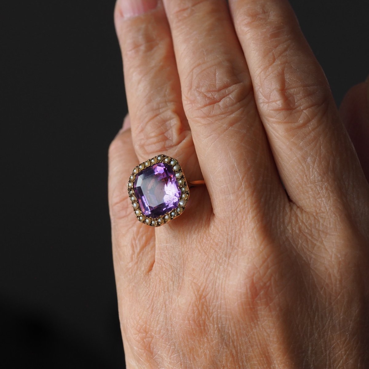 Bague édouardienne en or 18K, ornée d’une améthyste taille émeraude et de perles – vers 1900-photo-1