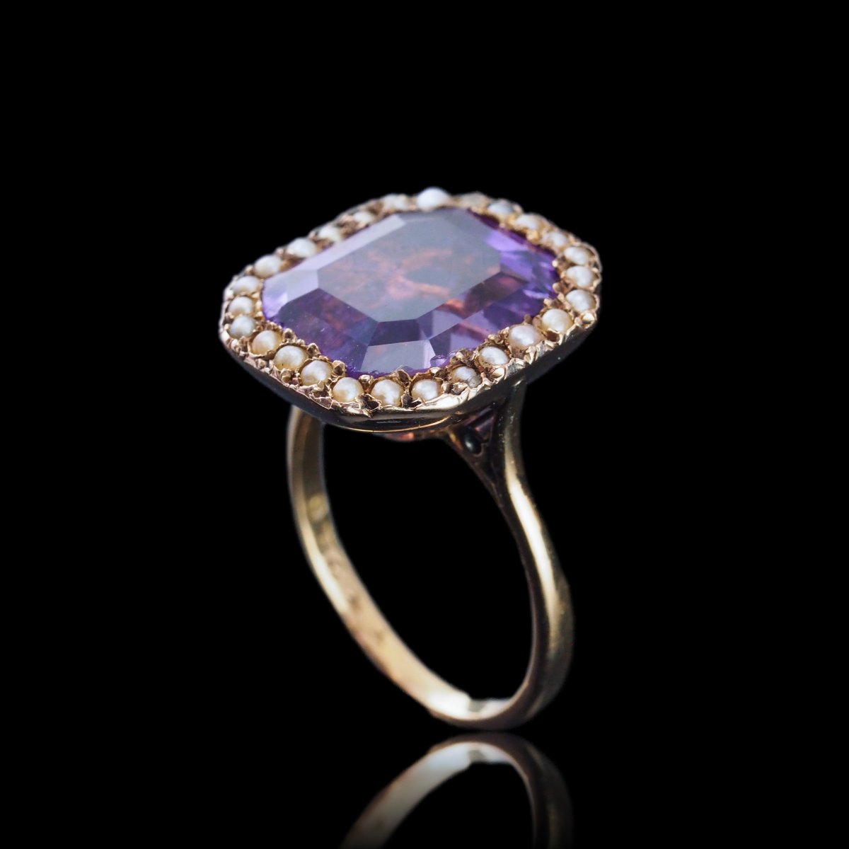 Bague édouardienne en or 18K, ornée d’une améthyste taille émeraude et de perles – vers 1900-photo-3
