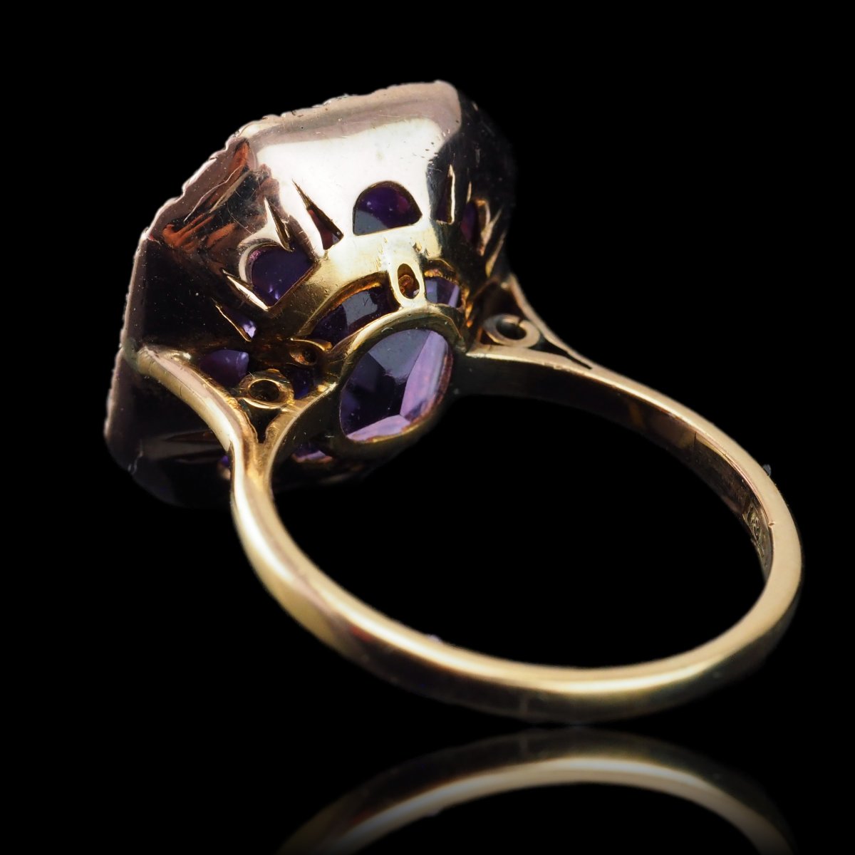 Bague édouardienne en or 18K, ornée d’une améthyste taille émeraude et de perles – vers 1900-photo-5