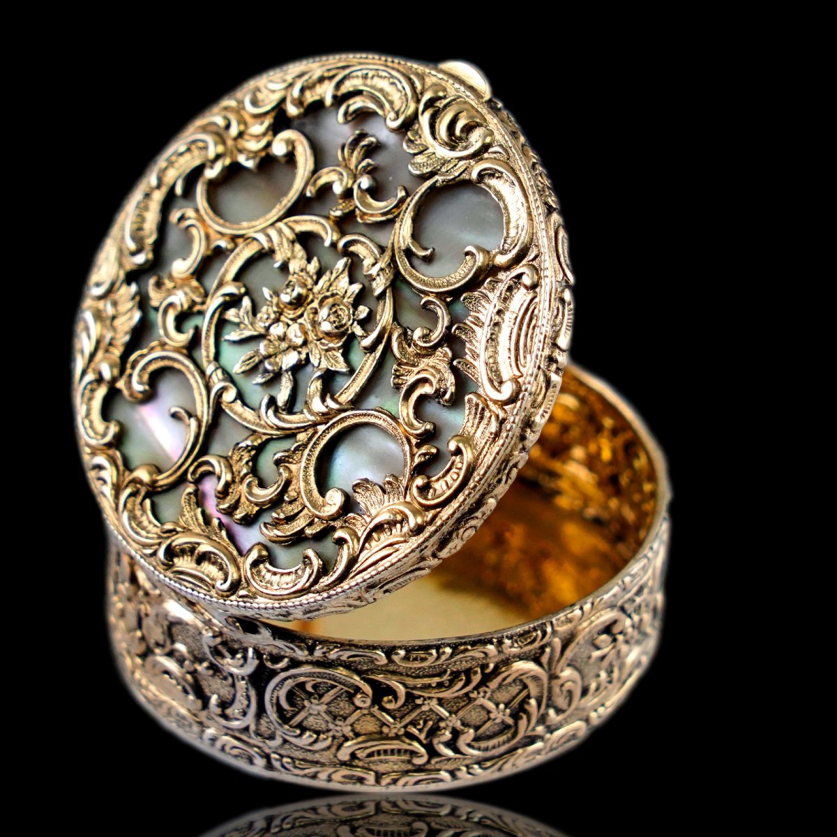 Antique Silver Gilt Pill/snuff Box With Mother Of Pearl - 19th C.-photo-2