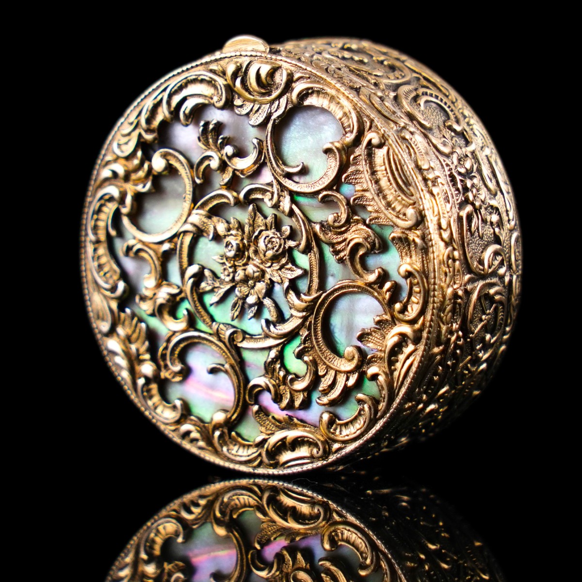 Antique Silver Gilt Pill/snuff Box With Mother Of Pearl - 19th C.
