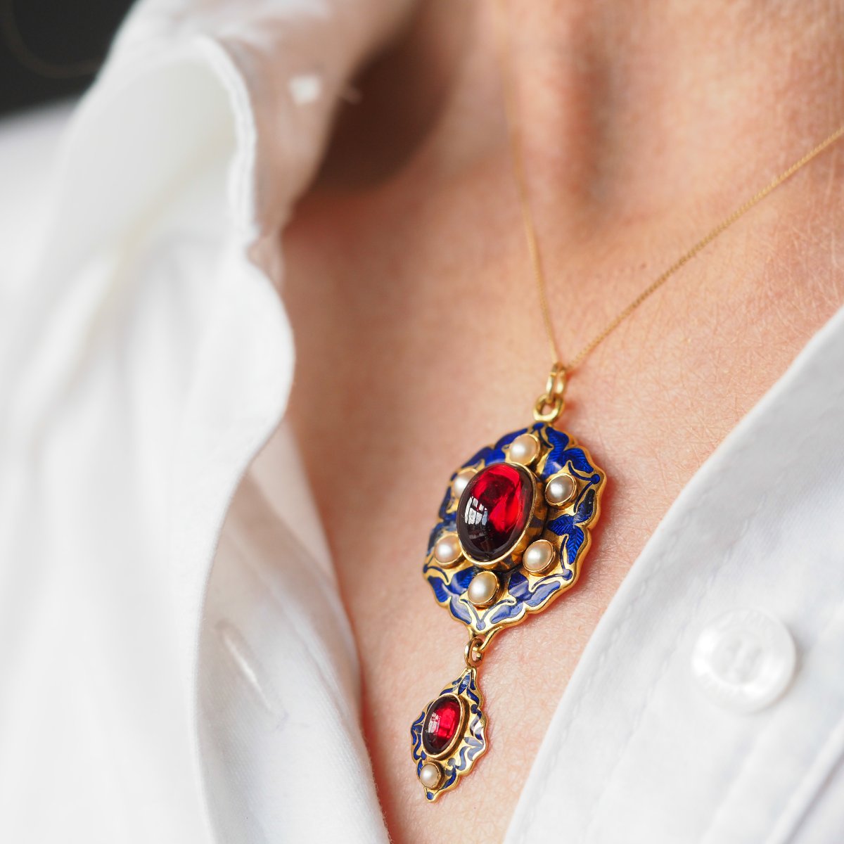 Antique Victorian Holbeinesque Pendant Necklace Garnets Pearls 18k Gold - C.1857-photo-3