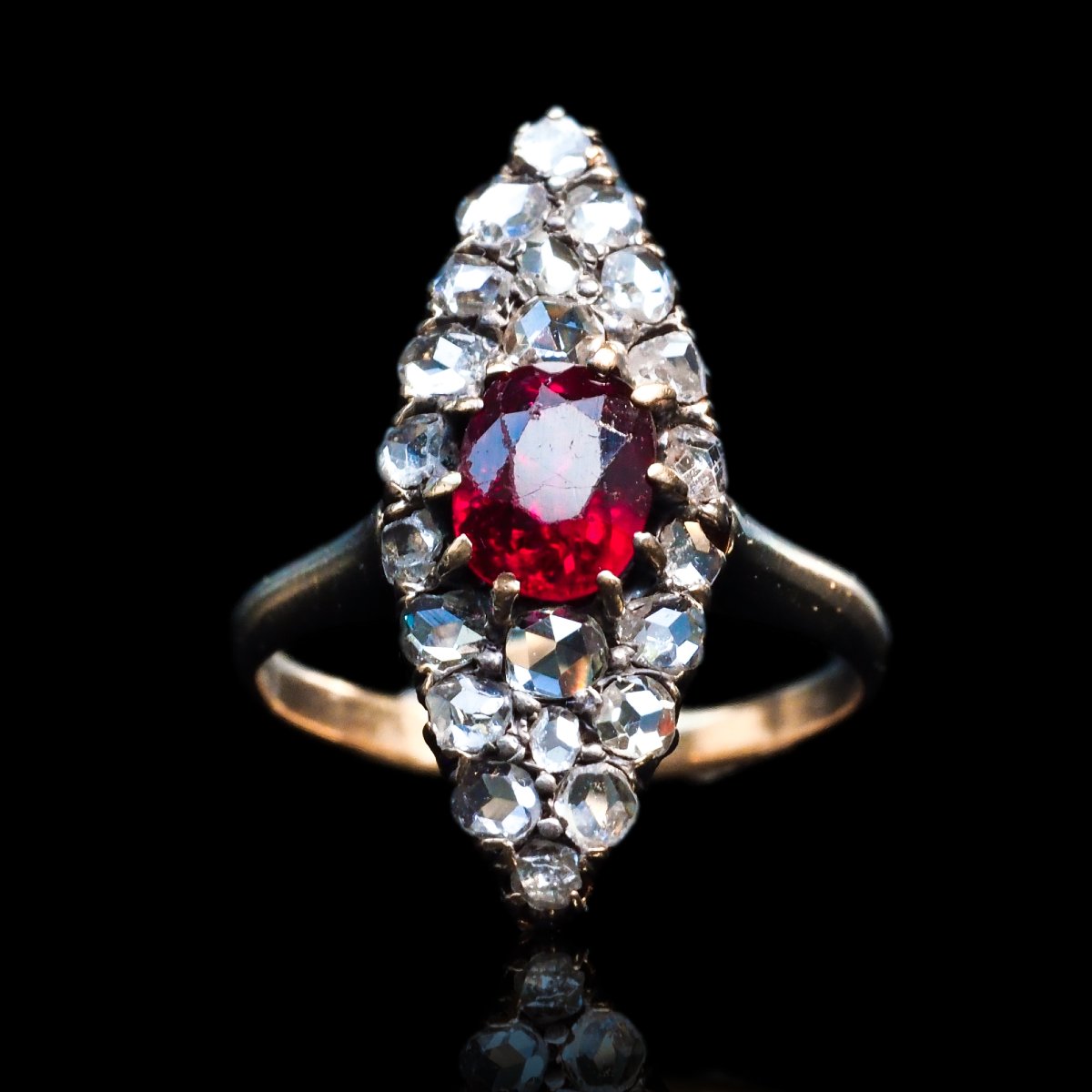 Bague française navette, or 18 ct, rubis naturel non chauffé et diamants v.1890-photo-4