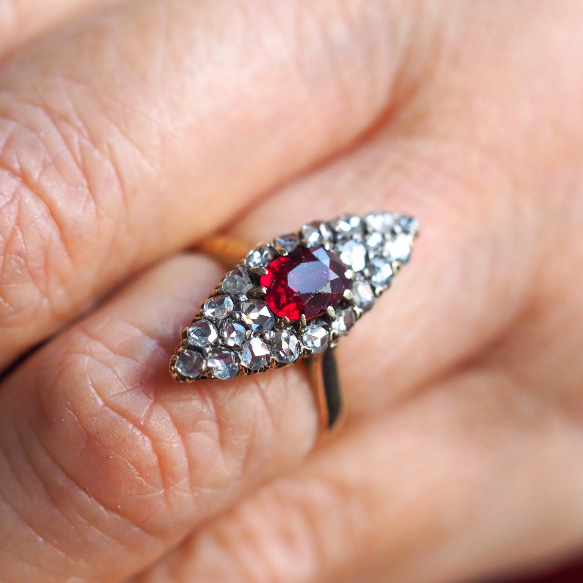 Bague française navette, or 18 ct, rubis naturel non chauffé et diamants v.1890-photo-2