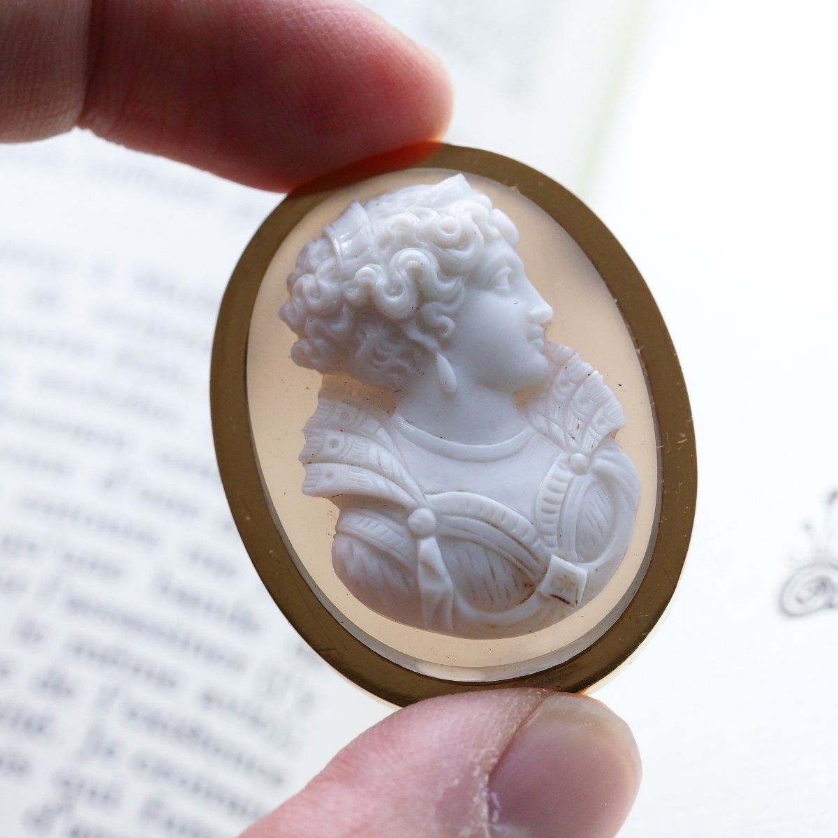 Broche ancienne française à camée en agate, or 18 ct, époque victorienne, v. 1880-photo-4