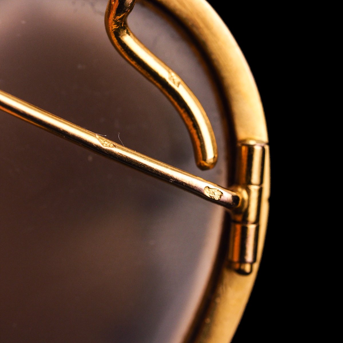 Broche ancienne française à camée en agate, or 18 ct, époque victorienne, v. 1880-photo-8