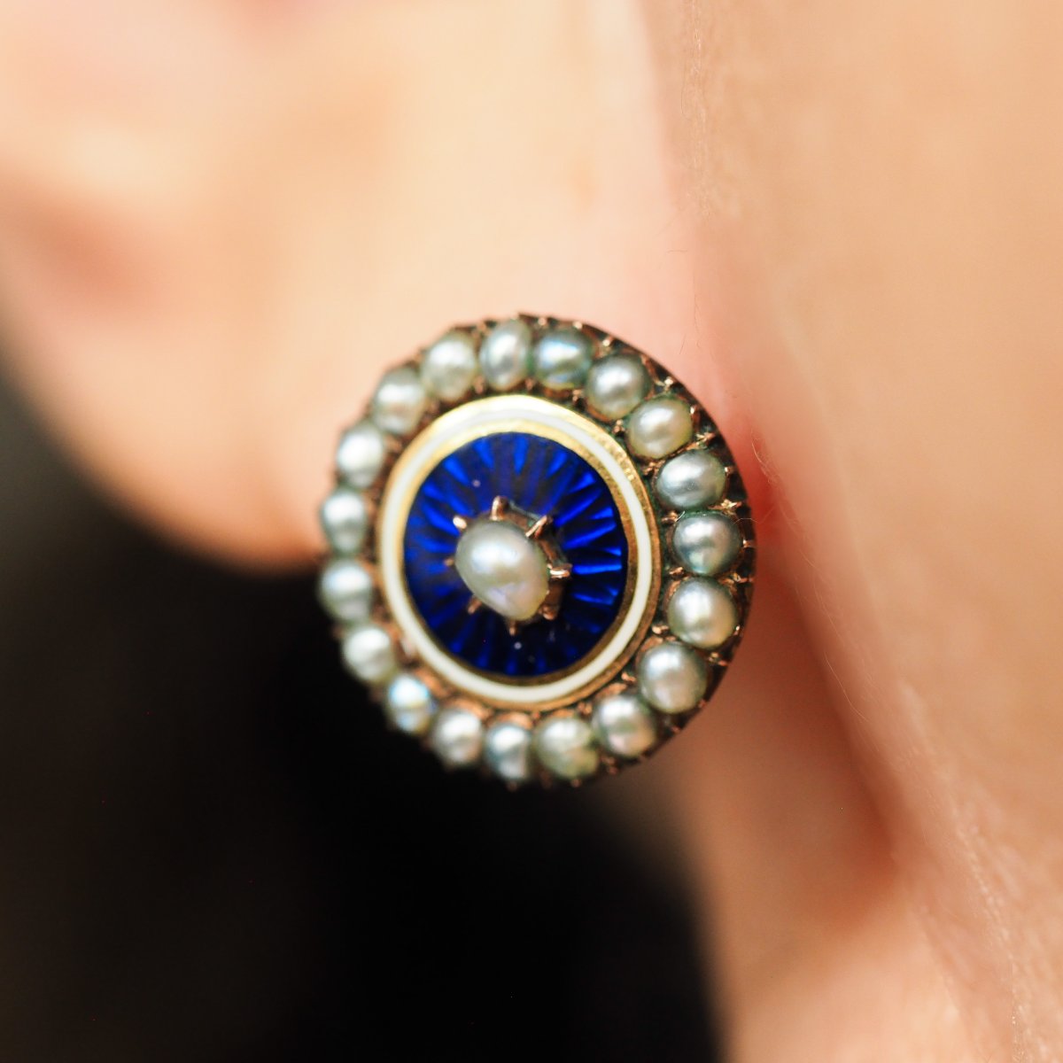 Boucles d’oreilles géorgiennes anciennes en or, émail guilloché bleu et perles – vers 1800-photo-2