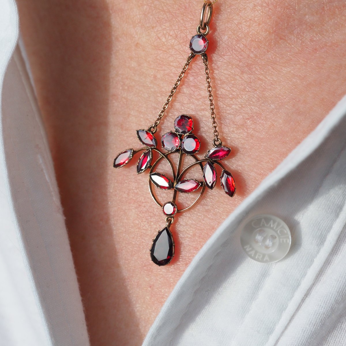 Pendentif ancien Art nouveau en grenat, or 9K , vers 1900-photo-2
