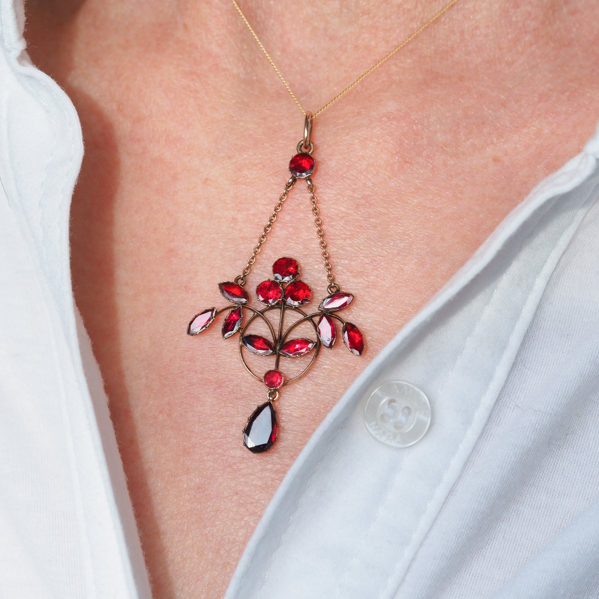 Pendentif ancien Art nouveau en grenat, or 9K , vers 1900-photo-3