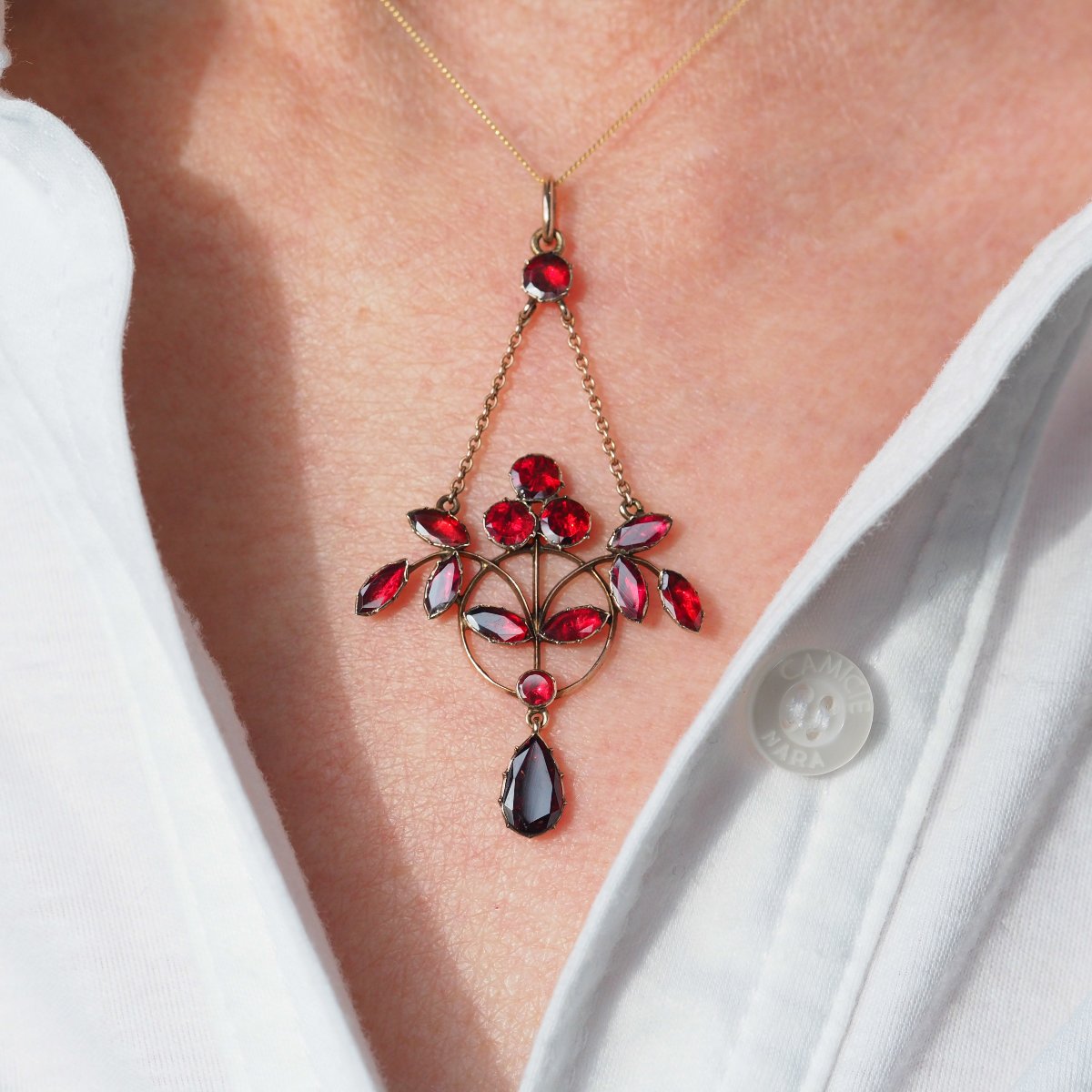 Pendentif ancien Art nouveau en grenat, or 9K , vers 1900-photo-3