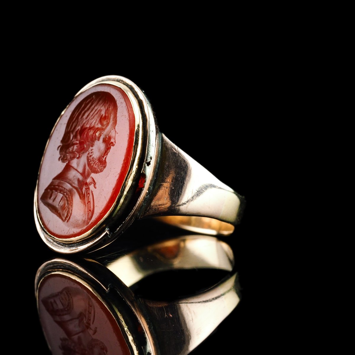 Antique 18k Gold Carnelian Intaglio Ring, Side Profile Gentleman - 19th Century.-photo-2