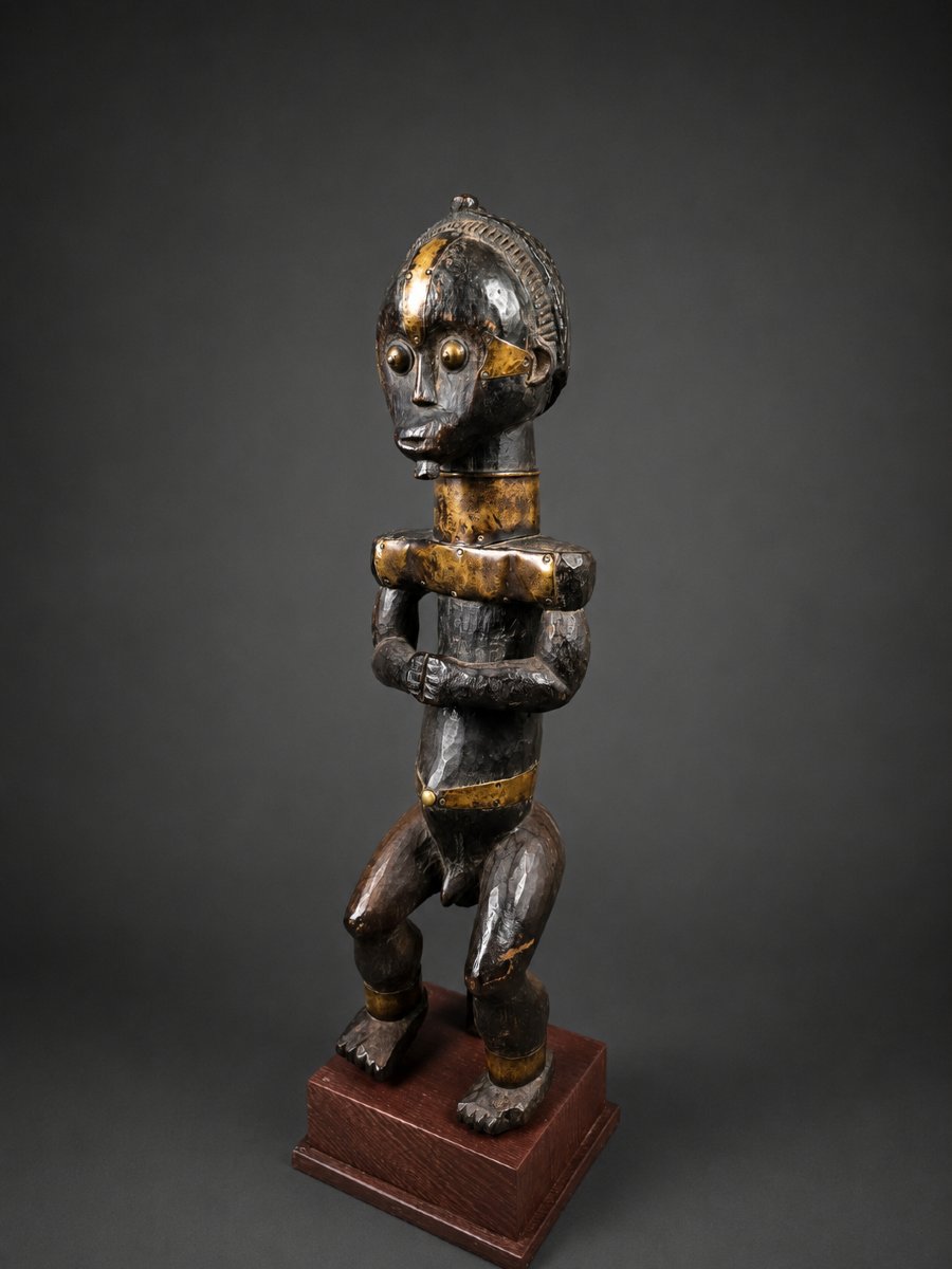 Statue Of Fang Ngoumba -photo-1