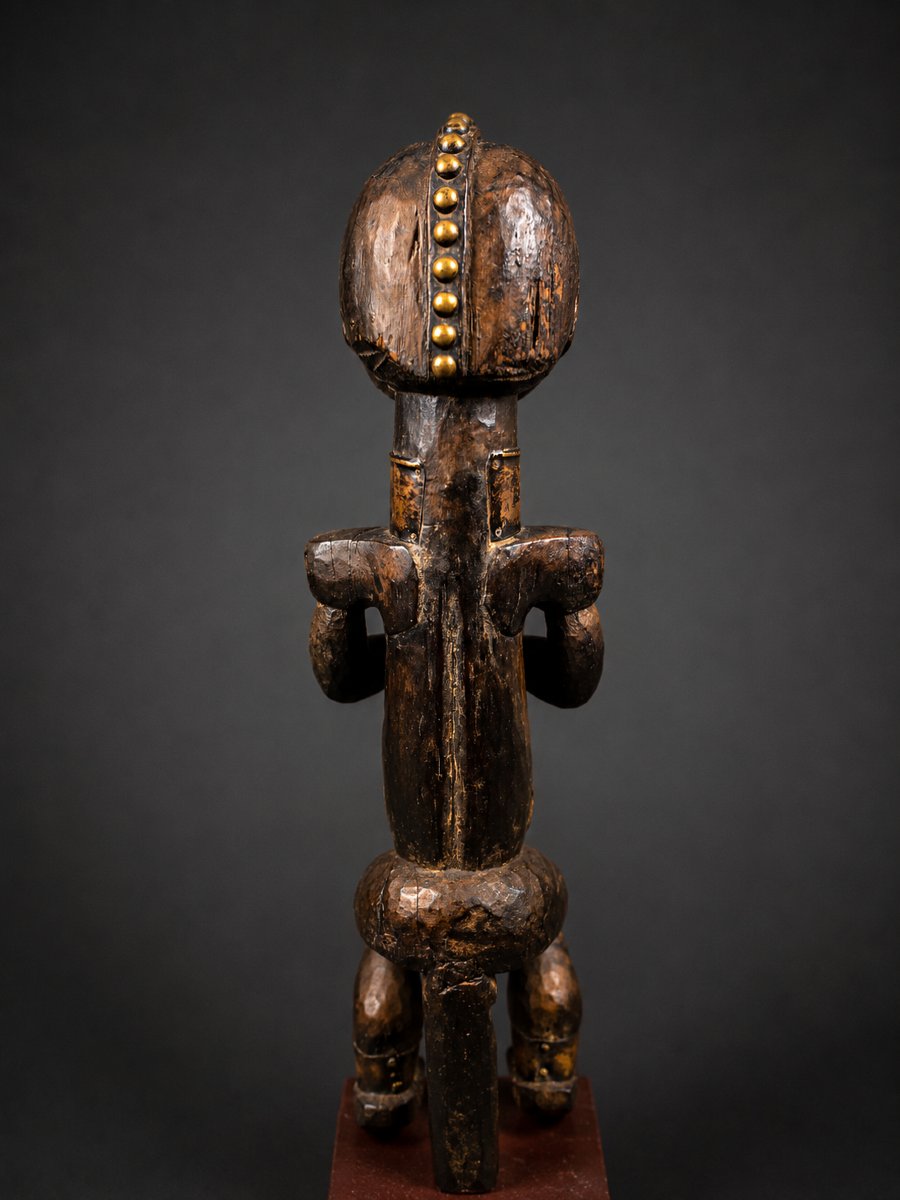 Statue Of Fang Ngoumba -photo-3
