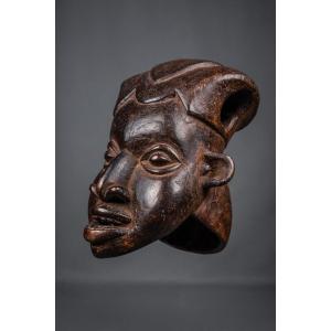 Ngoin-bamoun Helmet Mask