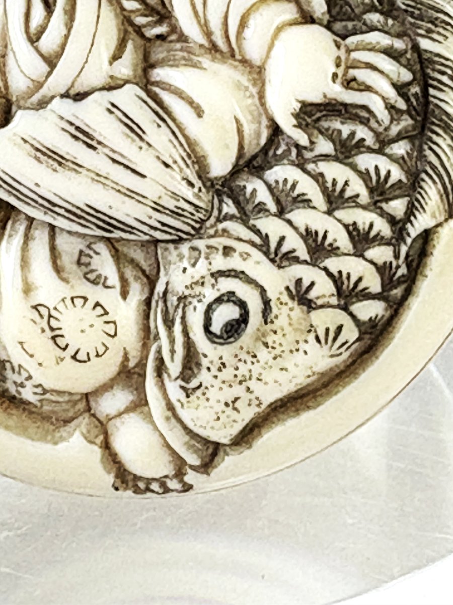 Manju Depicting Kintaro Wrestling With The Giant Carp-photo-3