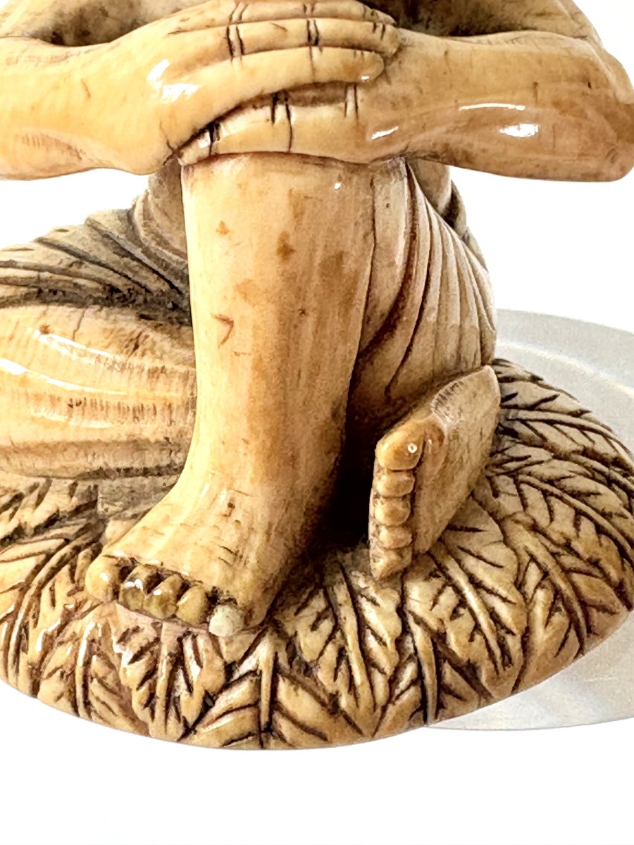 Netsuke Depicting An Islander From The Southern Islands-photo-4
