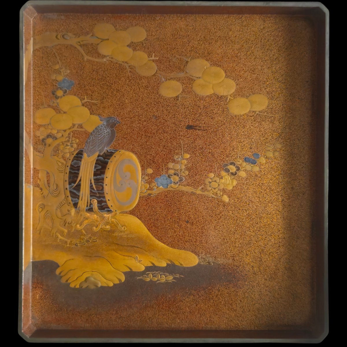Suzuribako à décor de pins sur un rocher dans l’eau.Japon -photo-4