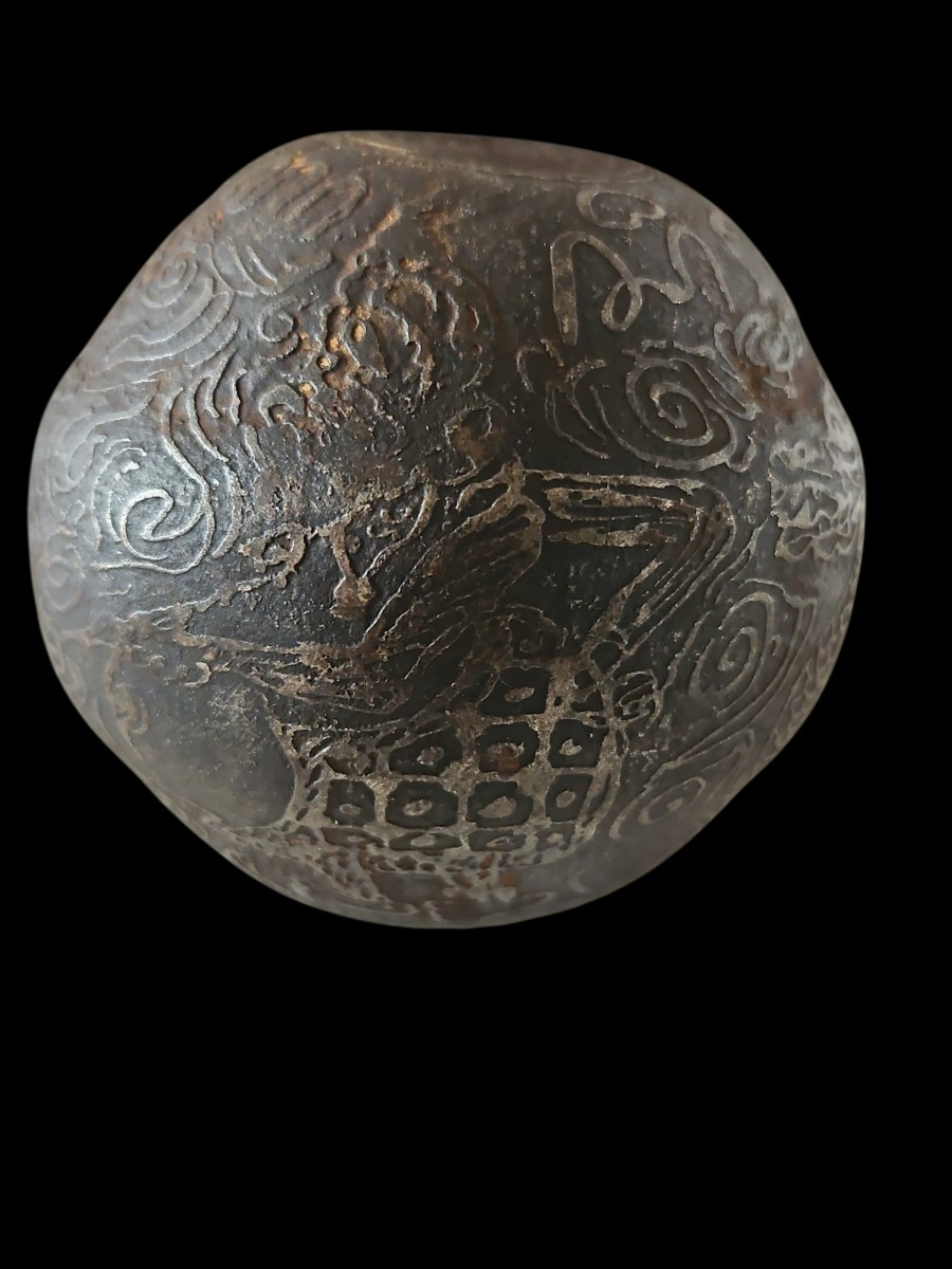 Sphère talisman d'Indonésie aux 2 divinités SEMAR et dragon 