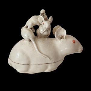 Kogo aux souris en céramique blanche d'Osaka.Japon .encens.