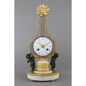 Délicate Et Superbe Pendule Lyre d'époque Louis XVI