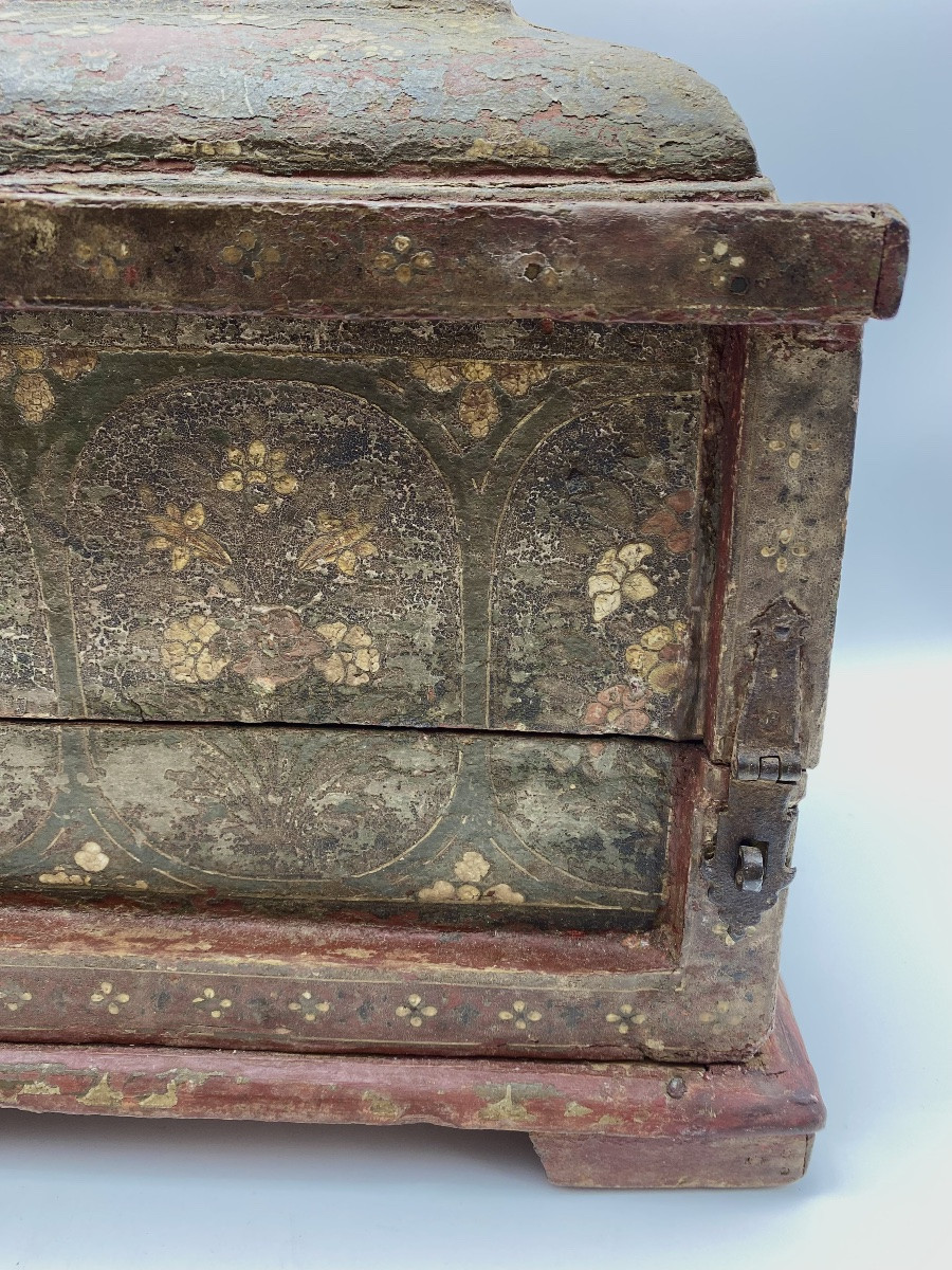 Rare Petit Coffret Tibetain Peint Du XVIIe Siècle Avec Poignée Naga -photo-3