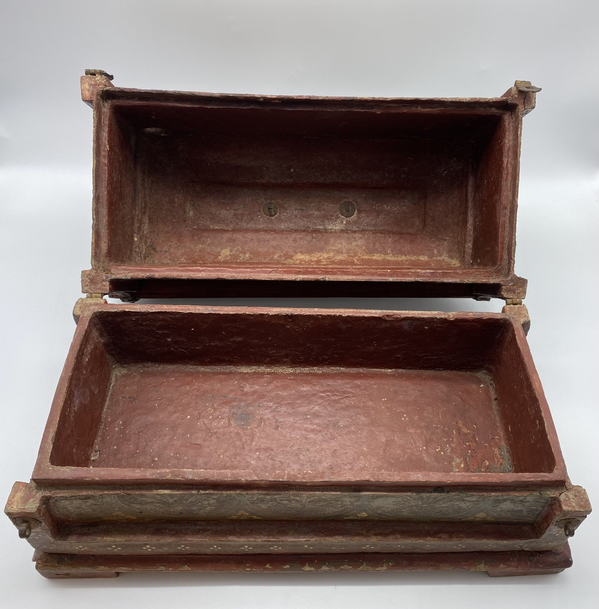 Rare Petit Coffret Tibetain Peint Du XVIIe Siècle Avec Poignée Naga -photo-6