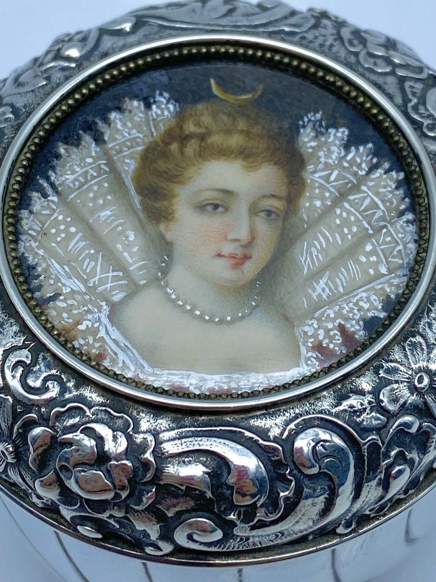 Ancienne boîte anglaise en argent massif avec d'un portrait miniature de Elizabeth I-photo-2