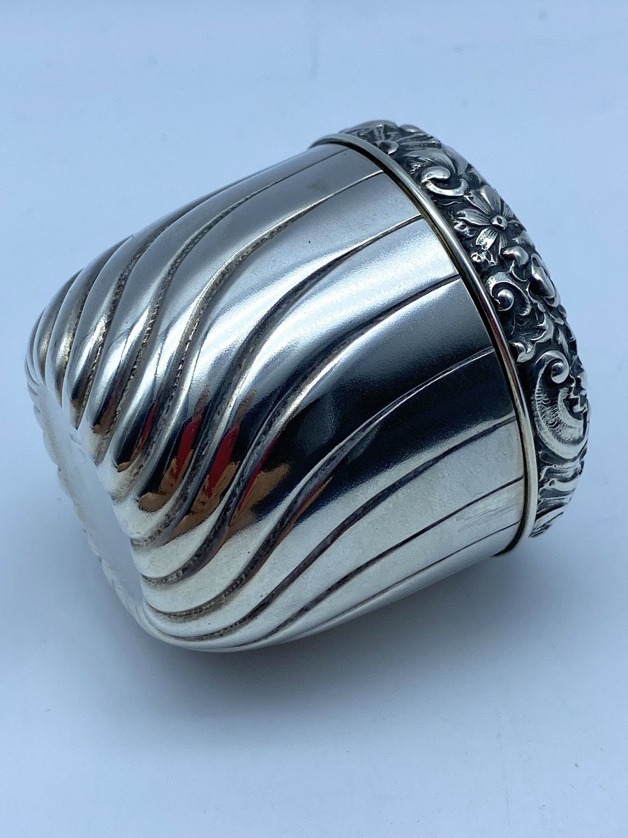 Ancienne boîte anglaise en argent massif avec d'un portrait miniature de Elizabeth I-photo-4