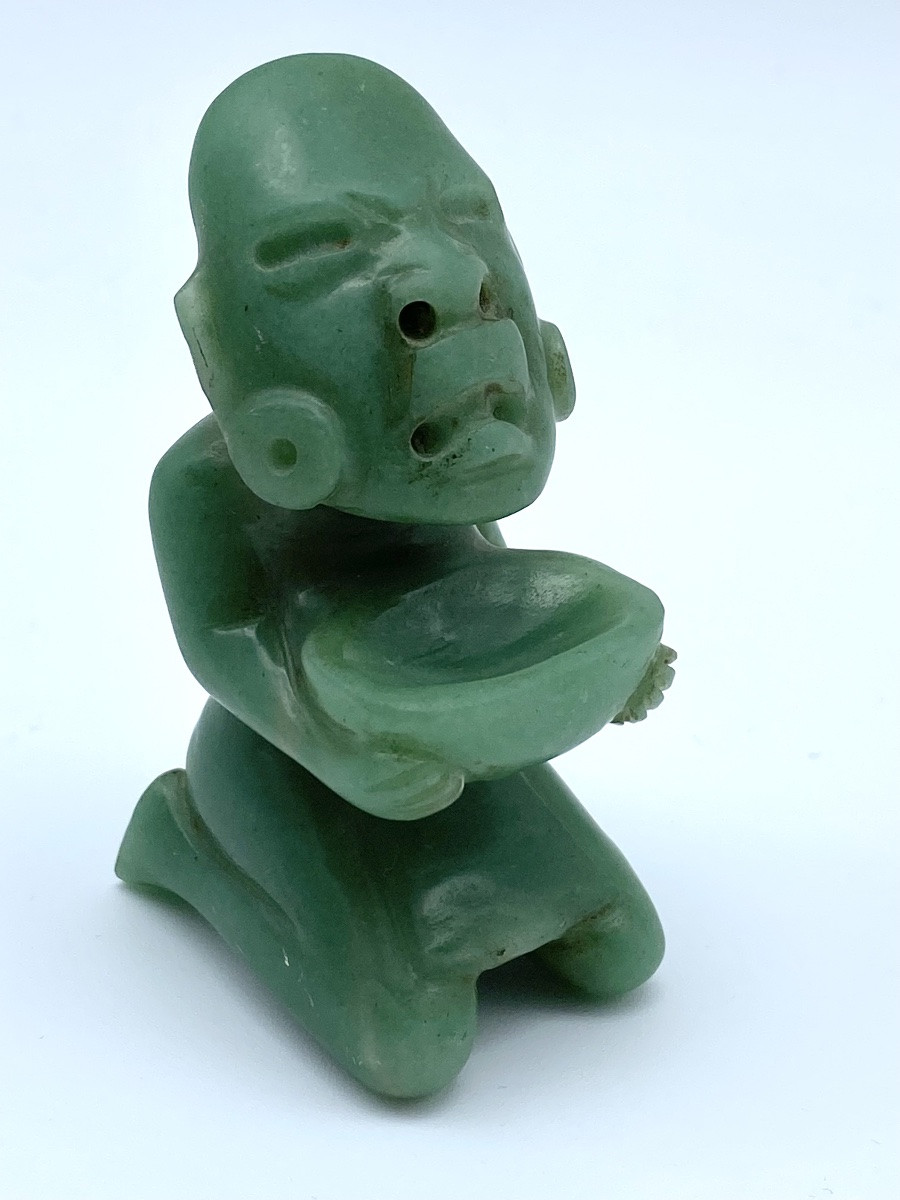 FIGURINE SCULPTURE OLMEQUE EN JADE À GENOUX DE TABASCO PRÉCOLOMBIENNE-photo-2