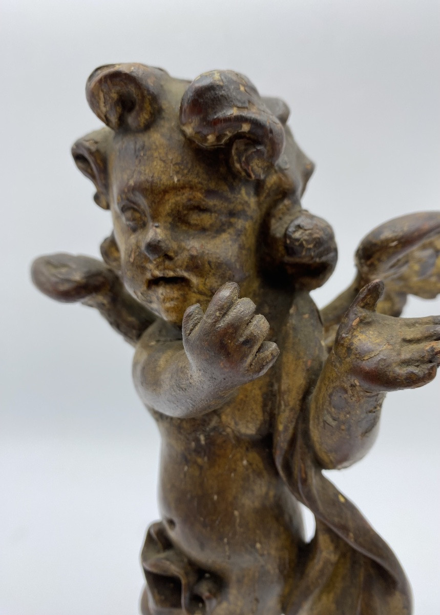 18th Century Antique Sculpture Of A Standing Angel In Carved Gilt Wood-photo-1