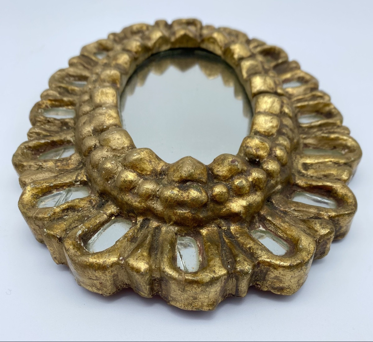 Ancien miroir soleil français sculpté  bois doré petit modèle avec inclusions -photo-2