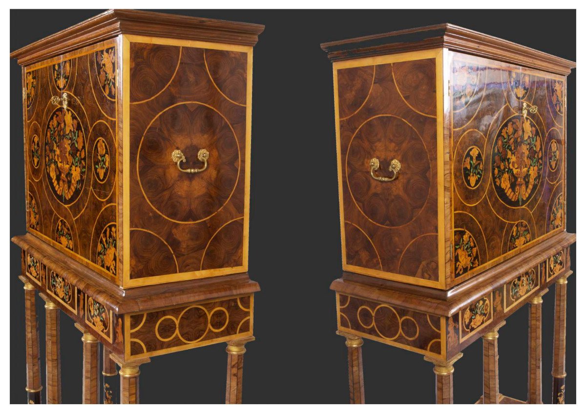 17th Century English Cabinet-photo-2