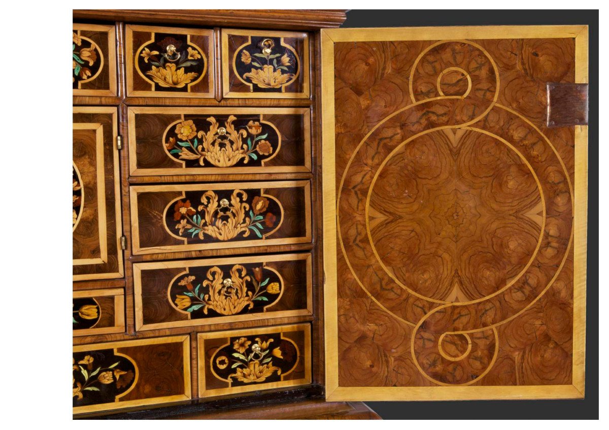 17th Century English Cabinet-photo-3