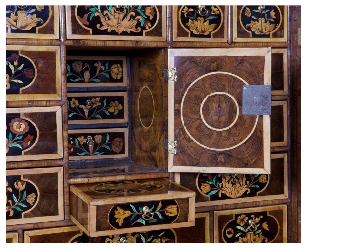 17th Century English Cabinet-photo-5