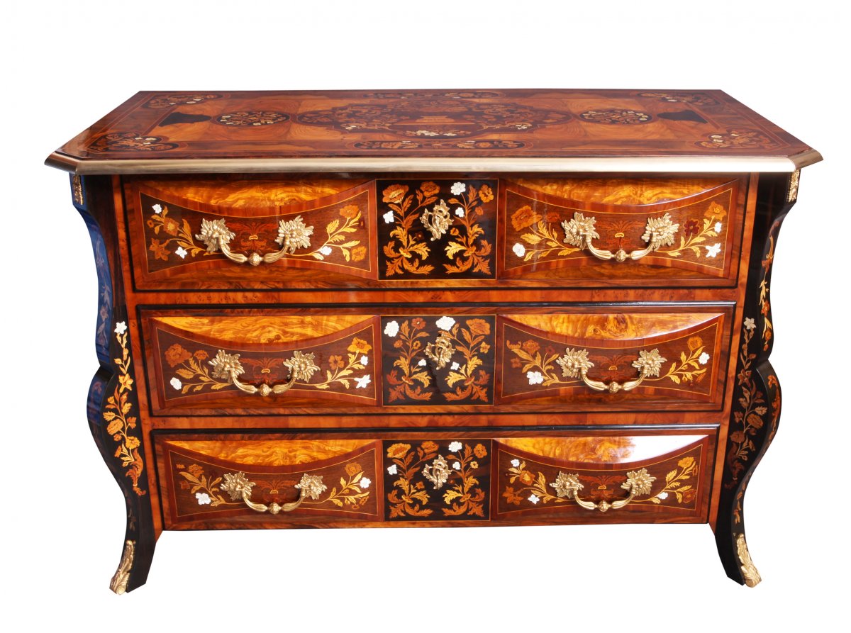 Rare Mazarine Commode In Jasmine Period XIX