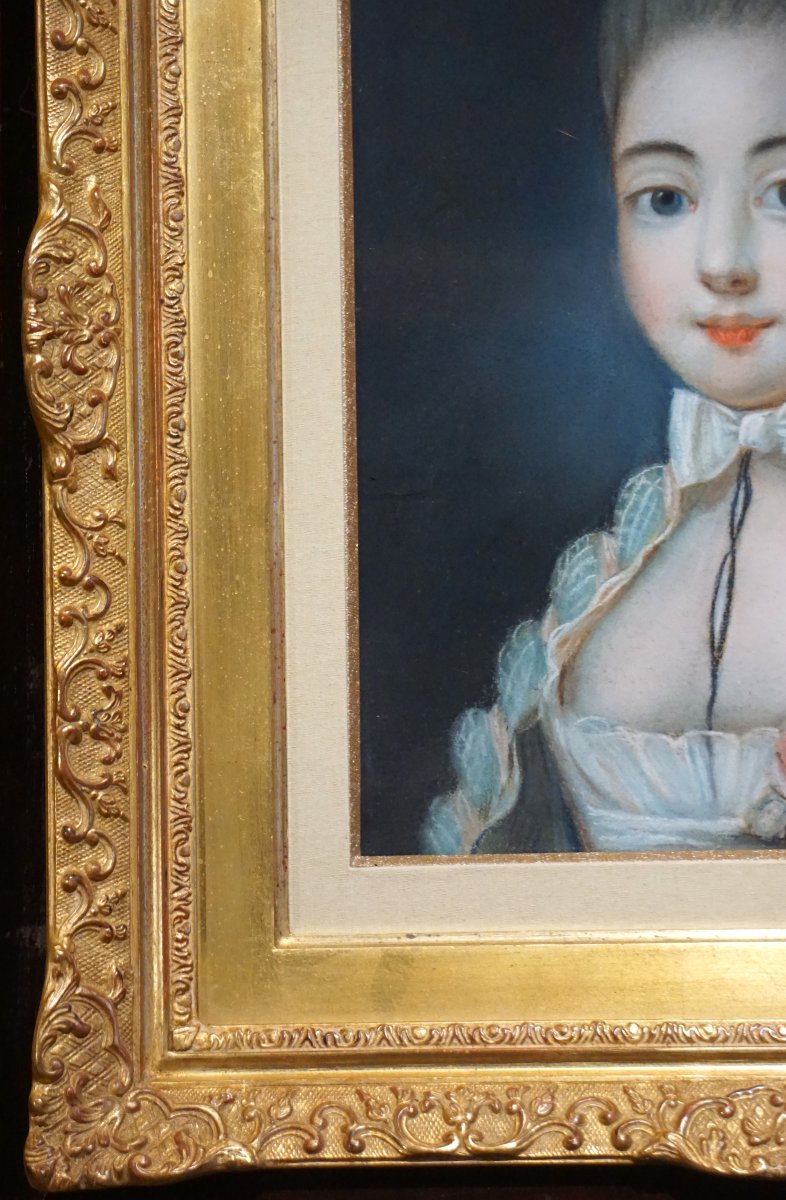 CIRCA 1750 / JEUNE FEMME AU RUBAN / ÉCOLE FRANÇAISE / pastel-photo-2