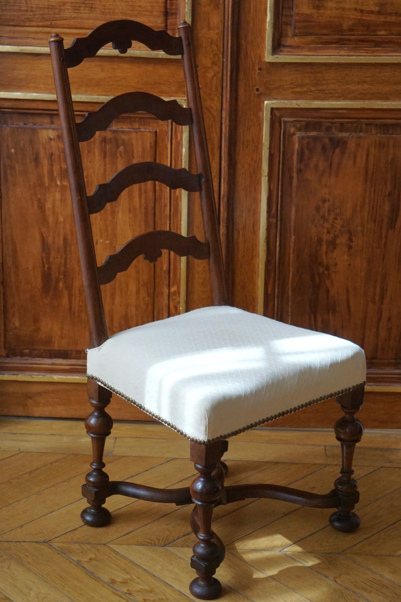 CHAISE DE NOURRICE EN NOYER /  XVIIe SIÈCLE /  ÉPOQUE LOUIS XIII - LOUIS XIV-photo-4