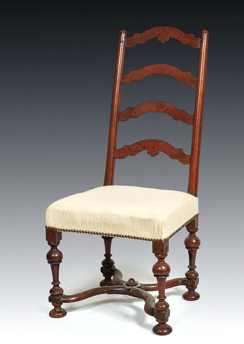 CHAISE DE NOURRICE EN NOYER /  XVIIe SIÈCLE /  ÉPOQUE LOUIS XIII - LOUIS XIV