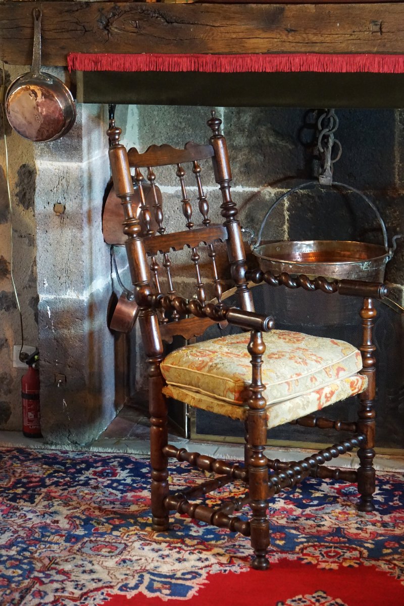 FAUTEUIL À BRAS EN NOYER TOURNÉ ET VRILLÉ – FRANCE, XVIIe SIÈCLE-photo-2