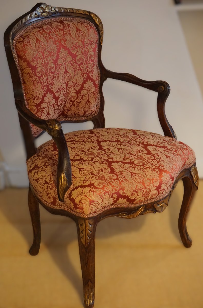 Louis XV Armchair / 18th Century / Carved Solid Walnut-photo-4