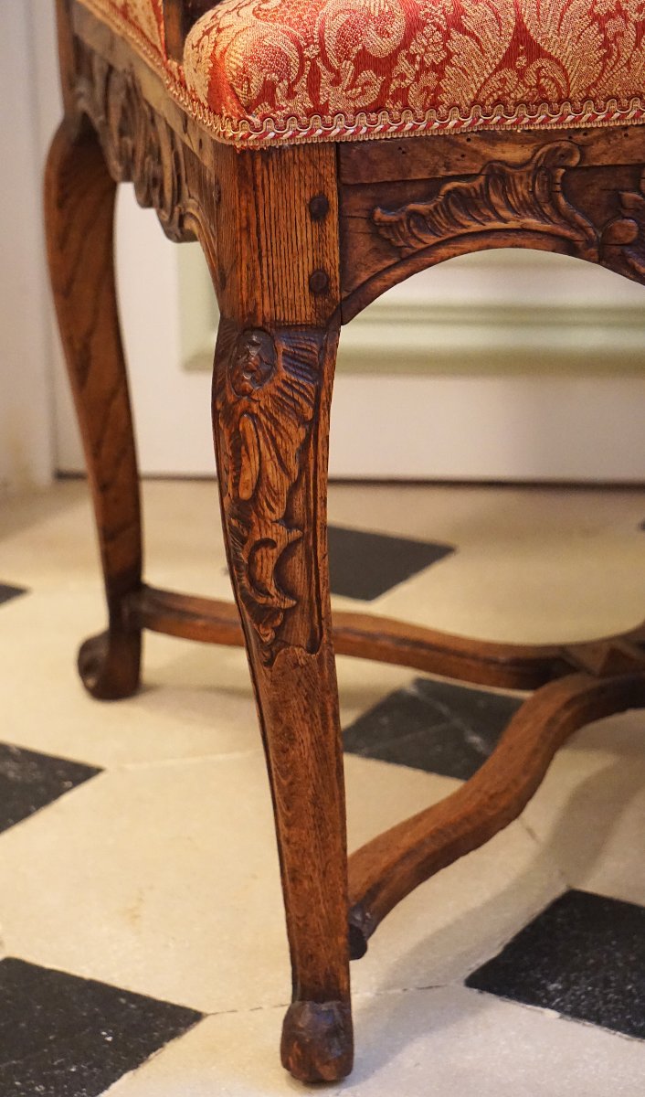 FAUTEUIL ANGLAIS EN NOYER SCULPTÉ / ÉPOQUE QUEEN ANNE / DÉBUT GEORGE I / VERS 1710-1720-photo-2