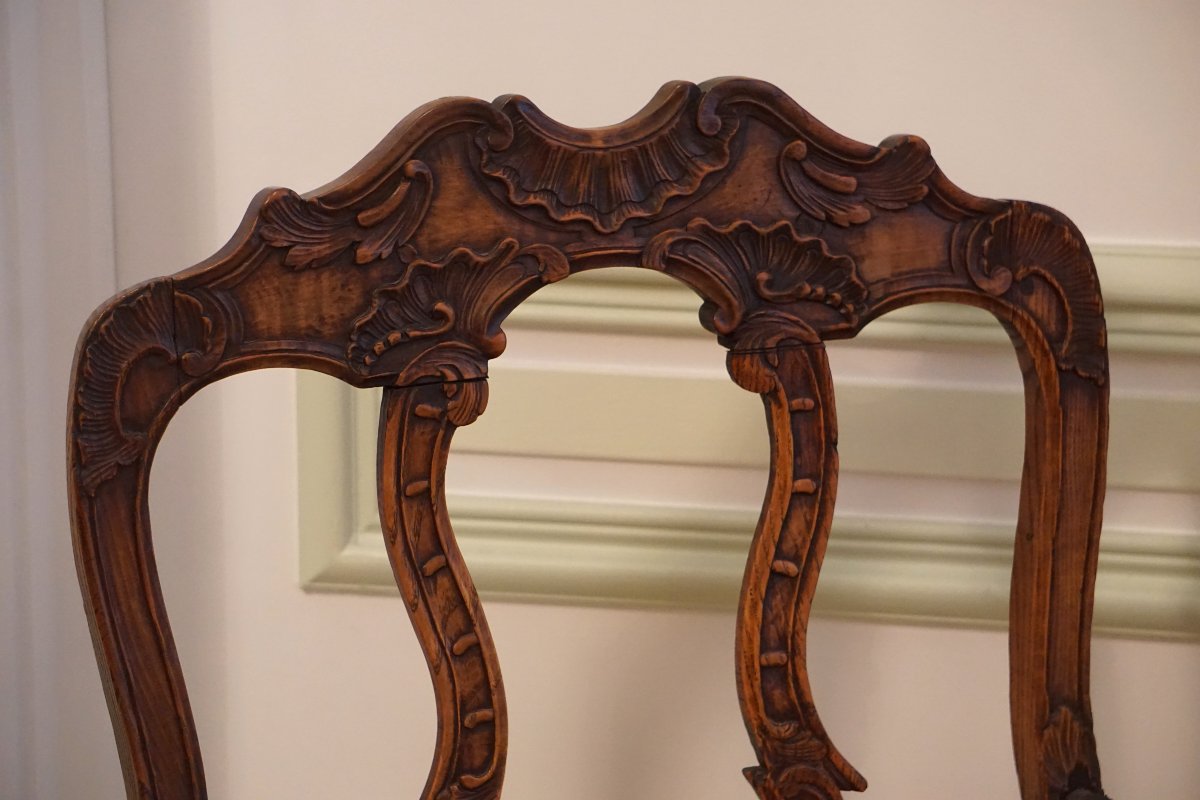 FAUTEUIL ANGLAIS EN NOYER SCULPTÉ / ÉPOQUE QUEEN ANNE / DÉBUT GEORGE I / VERS 1710-1720-photo-4
