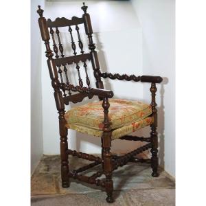 FAUTEUIL À BRAS EN NOYER TOURNÉ ET VRILLÉ – FRANCE, XVIIe SIÈCLE