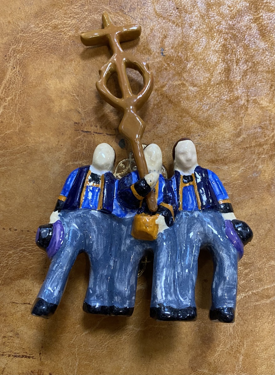 A Rare Ceramic Figure From Jim Sevellec's "procession" Series: Cross-bearers -photo-2