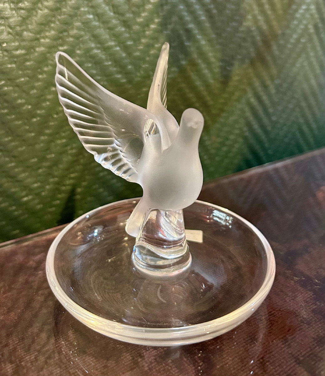 Lalique : Colombe aux ailes deployées 