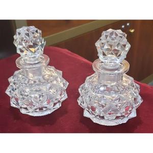 Deux flacons en cristal taillé