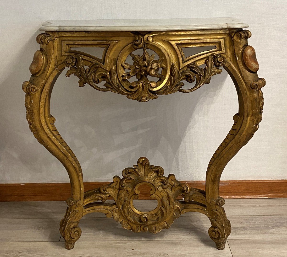 Console Louis XV En Bois Sculpté Et Dorée à La Feuille  Du XVIII ème-photo-2