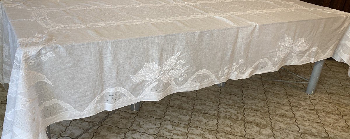 Large Wedding Or Reception Tablecloth And Its 12 Embroidered Linen Thread Napkins Early XX-photo-4