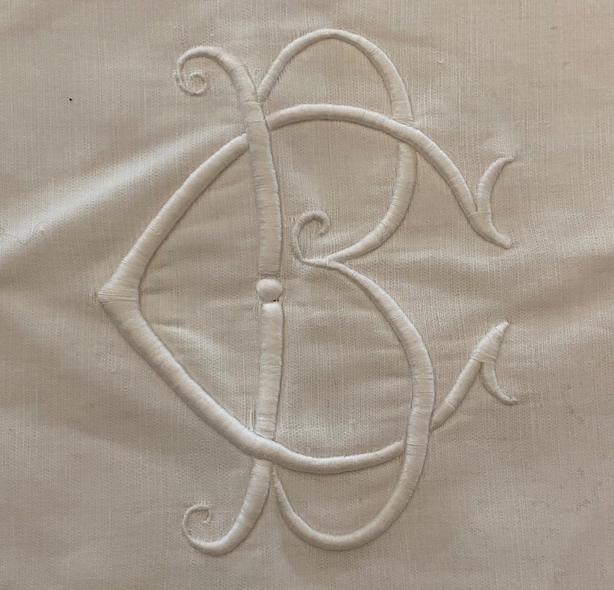 Bc Monogram Scalloped Cotton Wedding Blanket-photo-3
