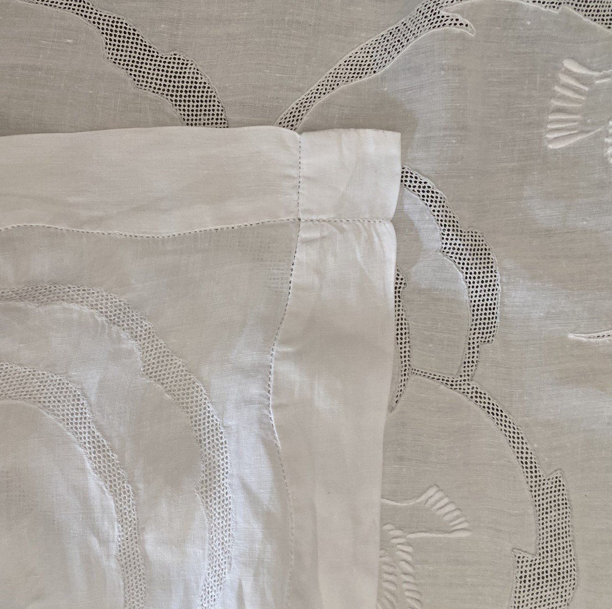 Large Linen Thread Tablecloth Embroidered Birds And Clouds Early XX-photo-2